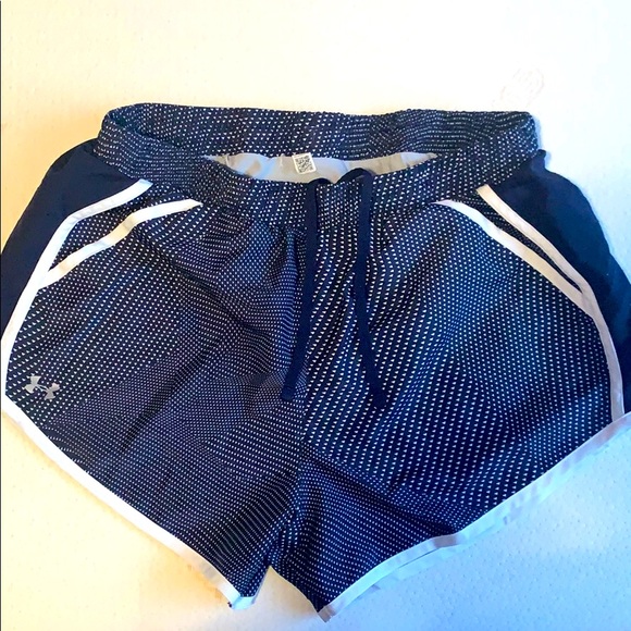 UA Shorts 🏃🏼♀️ - Picture 1 of 5